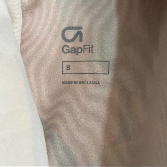 GAP Fit Women’s Workout Top Size Small - Picture 4 of 5